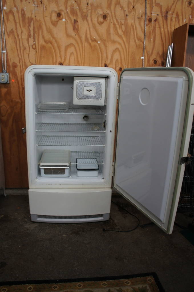 Vintage S Frigidaire Refrigerator Unit Retro General Motors Gm Rare