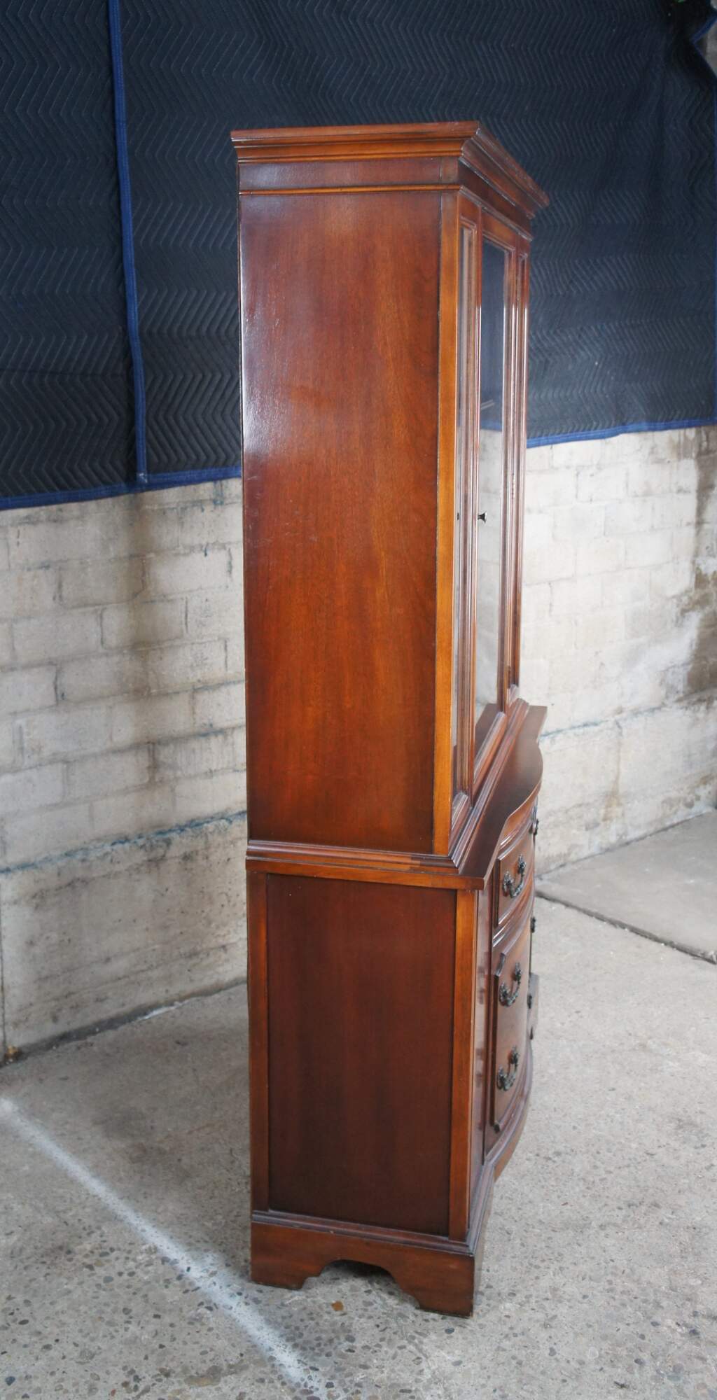 Mid Century Mahogany Bow Front China Curio Display Cabinet Cupboard 71