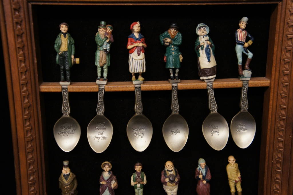 12 Franklin Mint Dickens Characters Spoons Collection Shadow Box