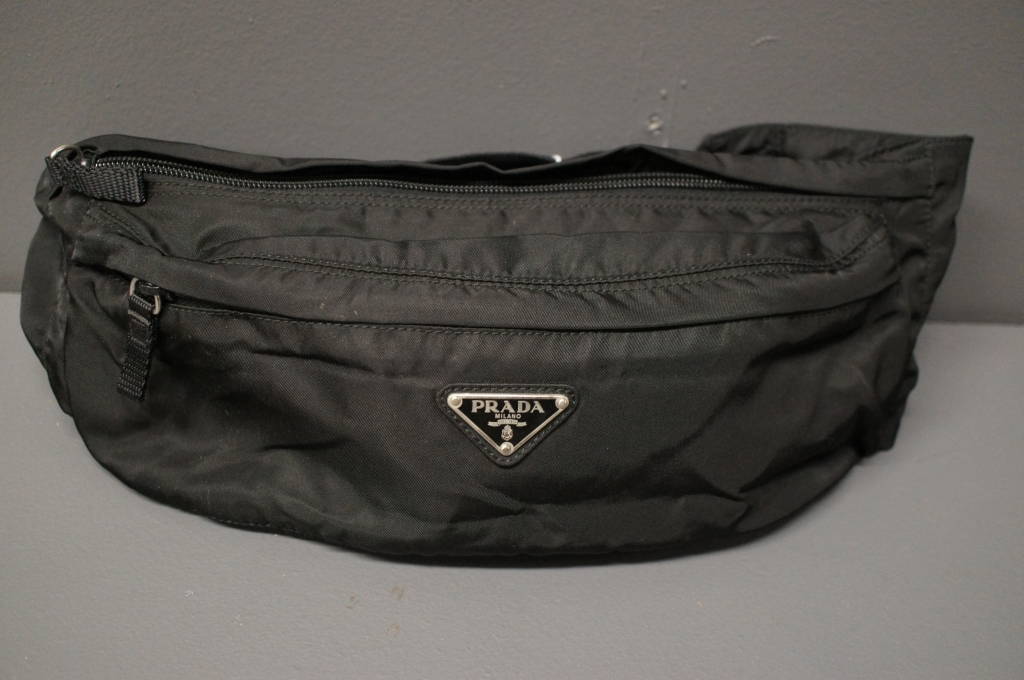 prada fanny pack vintage