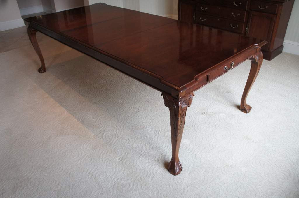 The Designers Consignment Dayton S Premier Gallery Stanley Furniture Stoneleigh 60th Anniv Chippendale Style Dining Table Gany