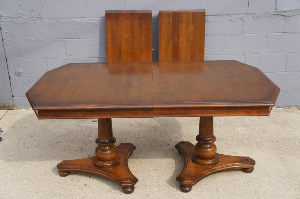 Ethan Allen Oval Dining Room Pedestal Table