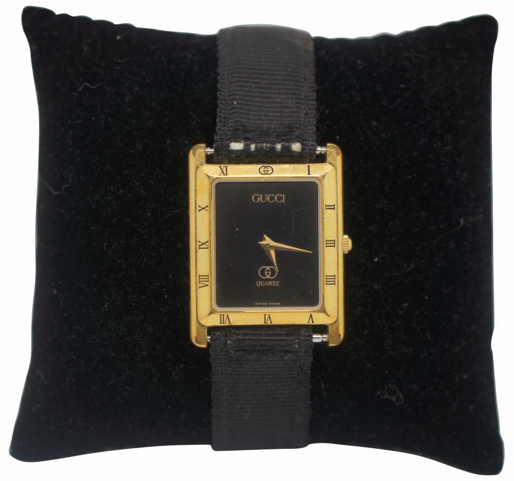 Gucci 4200 M Gold Plated Watch Black Dial Quartz Swiss