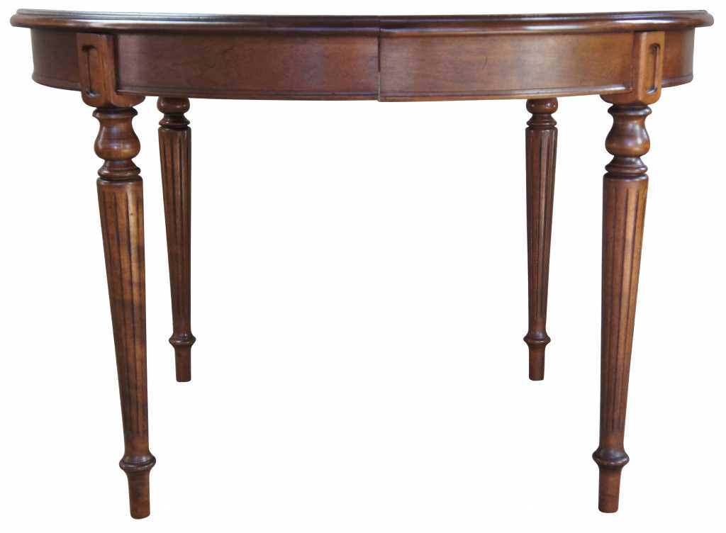 Ethan Allen Classic Manner Round Maple Extension Breakfast Dining Table