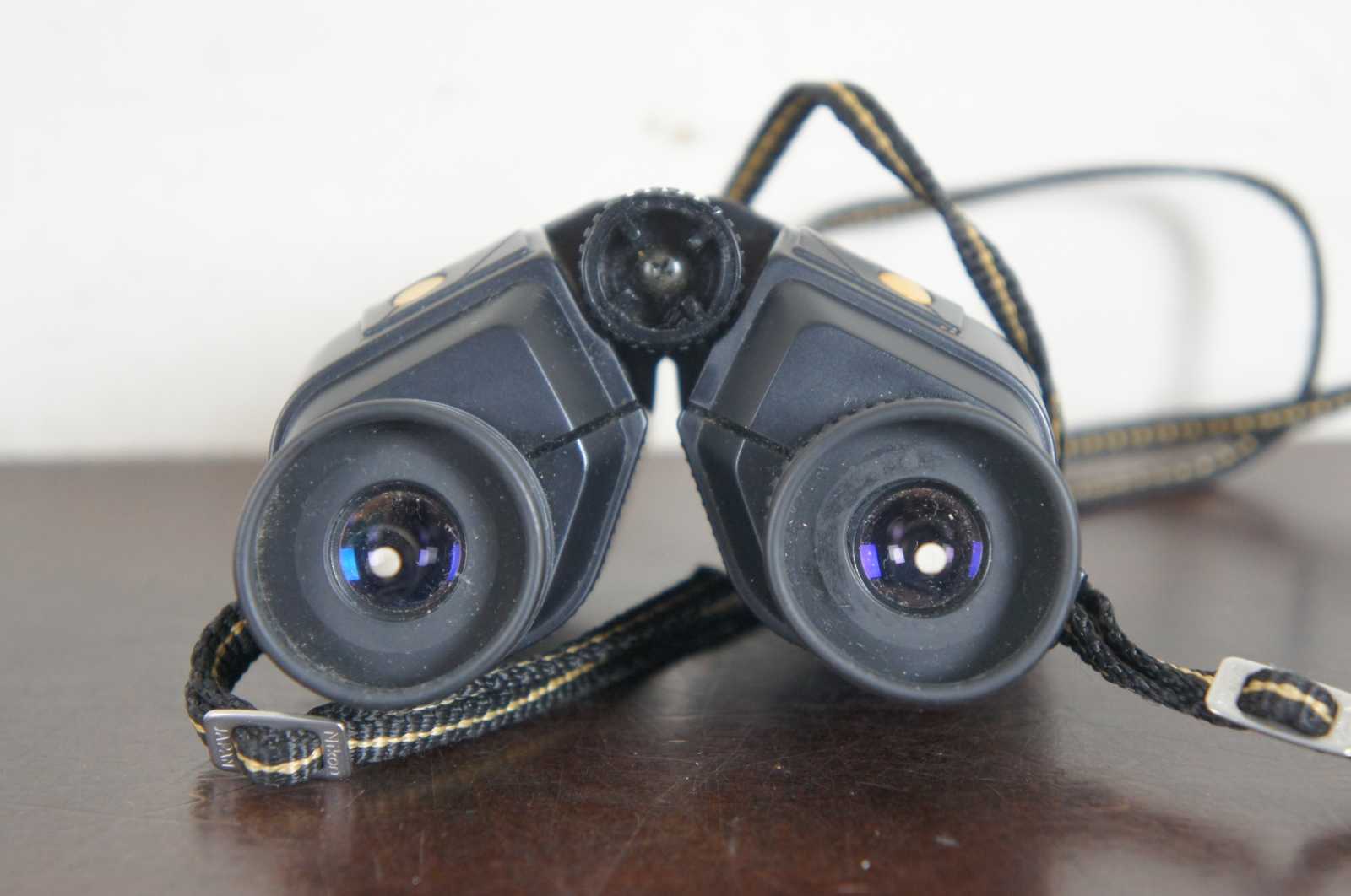 Nikon Travelite II Compact Binoculars & Case 7x20
