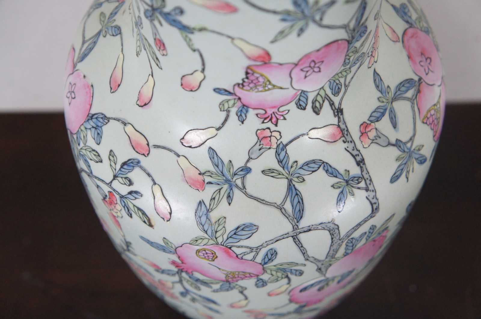 Vintage Ethan Allen Chinese Famille Verte Pomegranates Floor Vase Mantel Urn 18