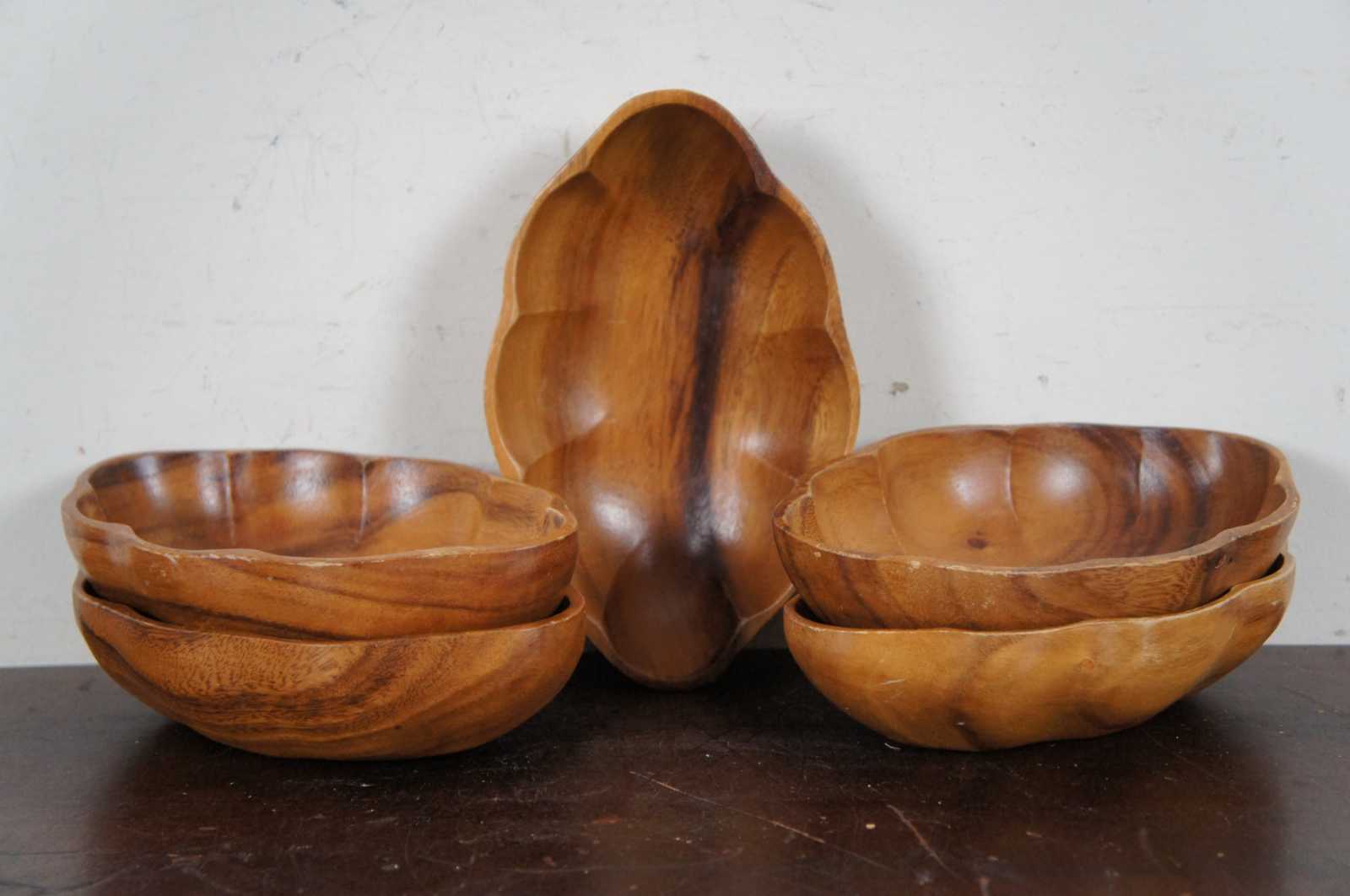 mid century wood Flower shaped monkey pod serving salad bowl wooden