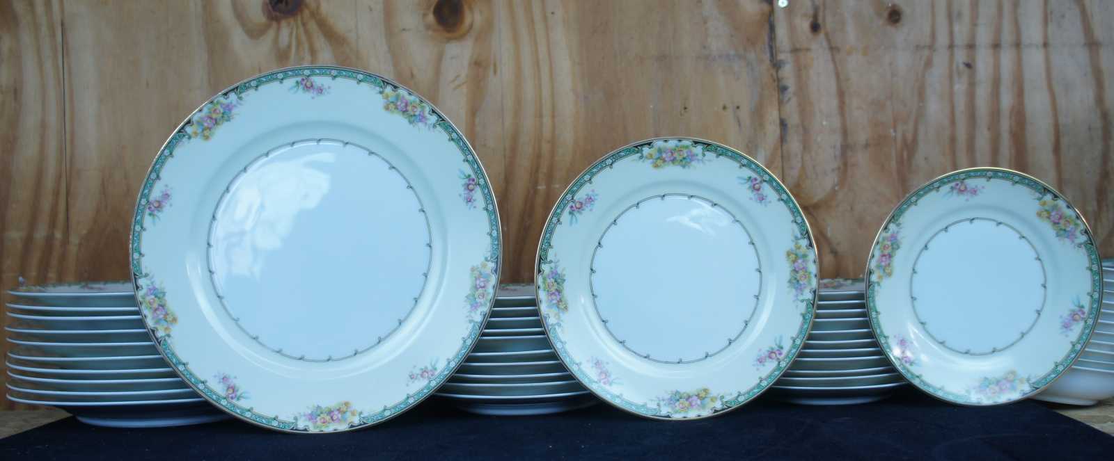Vintage 75 Piece Noritake Estelle Porcelain China Green Floral