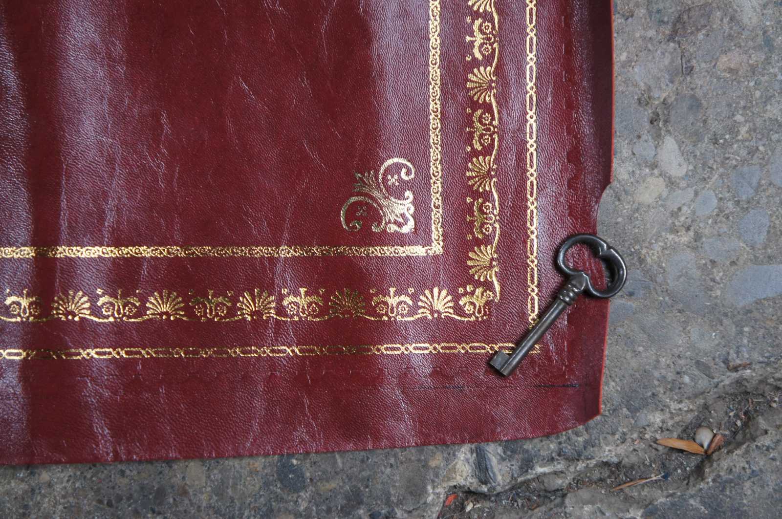 Antique Tooled Red Burgundy Leather Writing Surface Desk Insert Pad 41