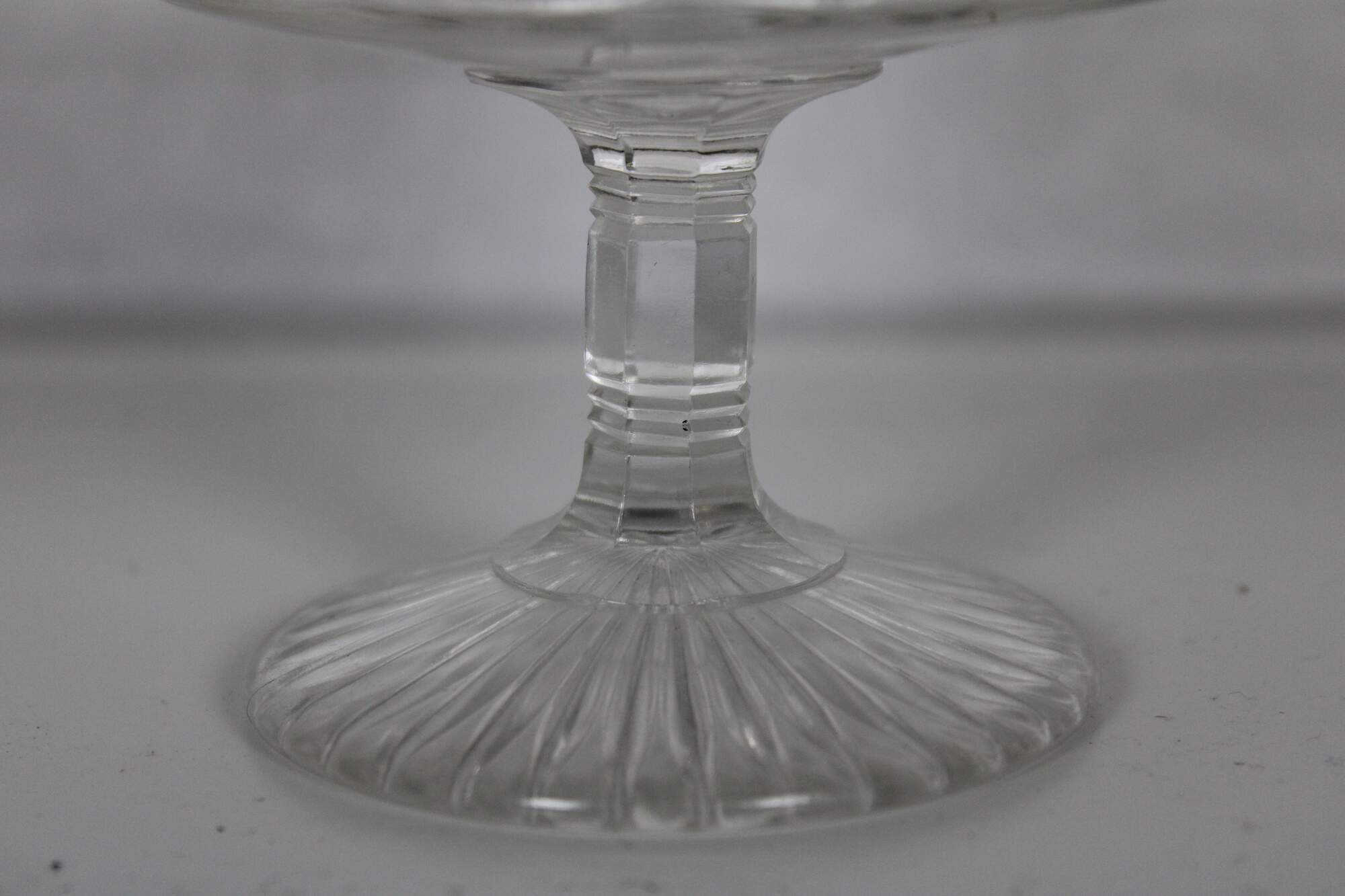 Vintage Clear Pressed Glass Scalloped Neoclassical Footed Compote Dish 5
