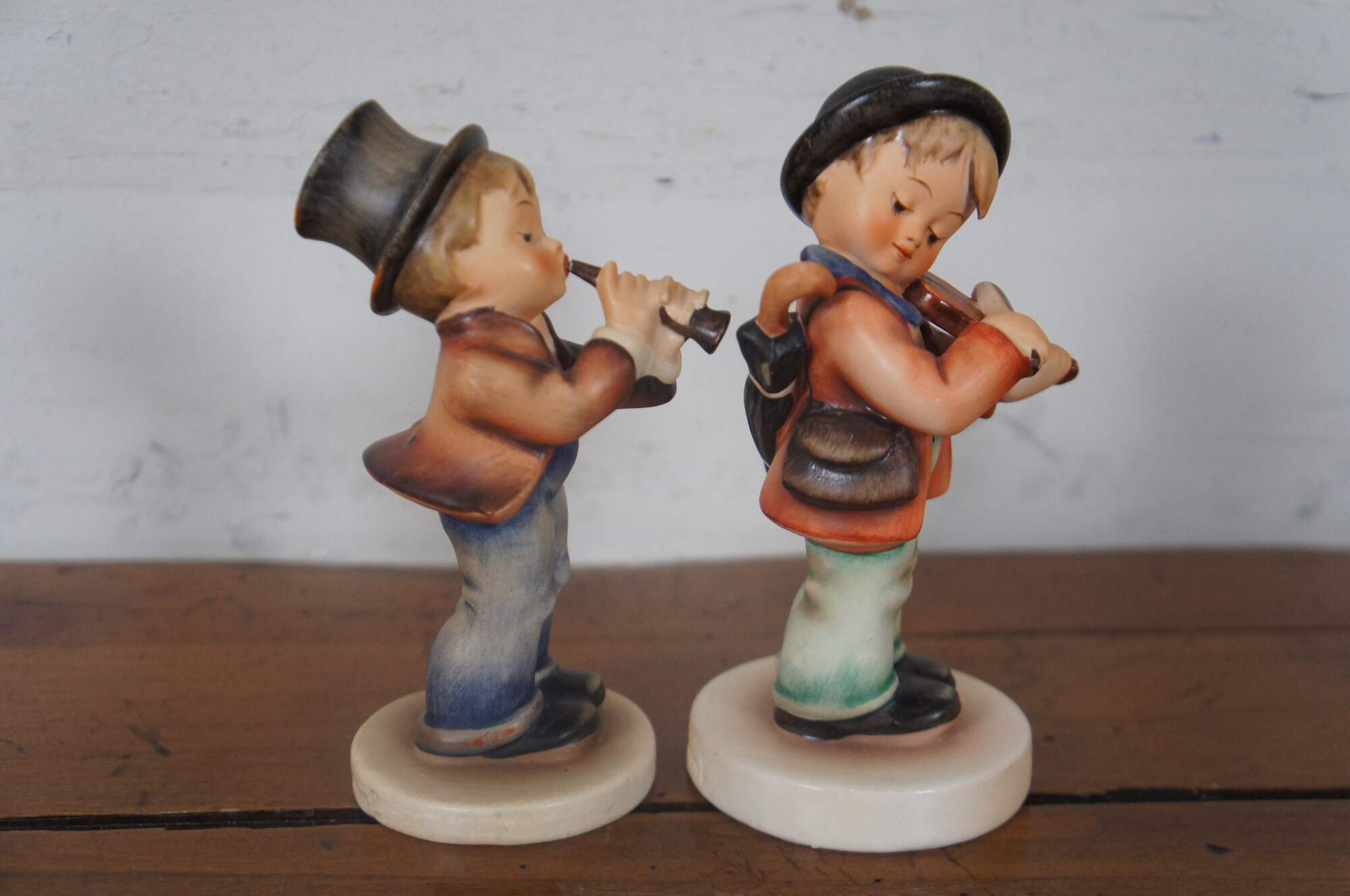 Vintage Hummel Figurine #85/2 - Serenade