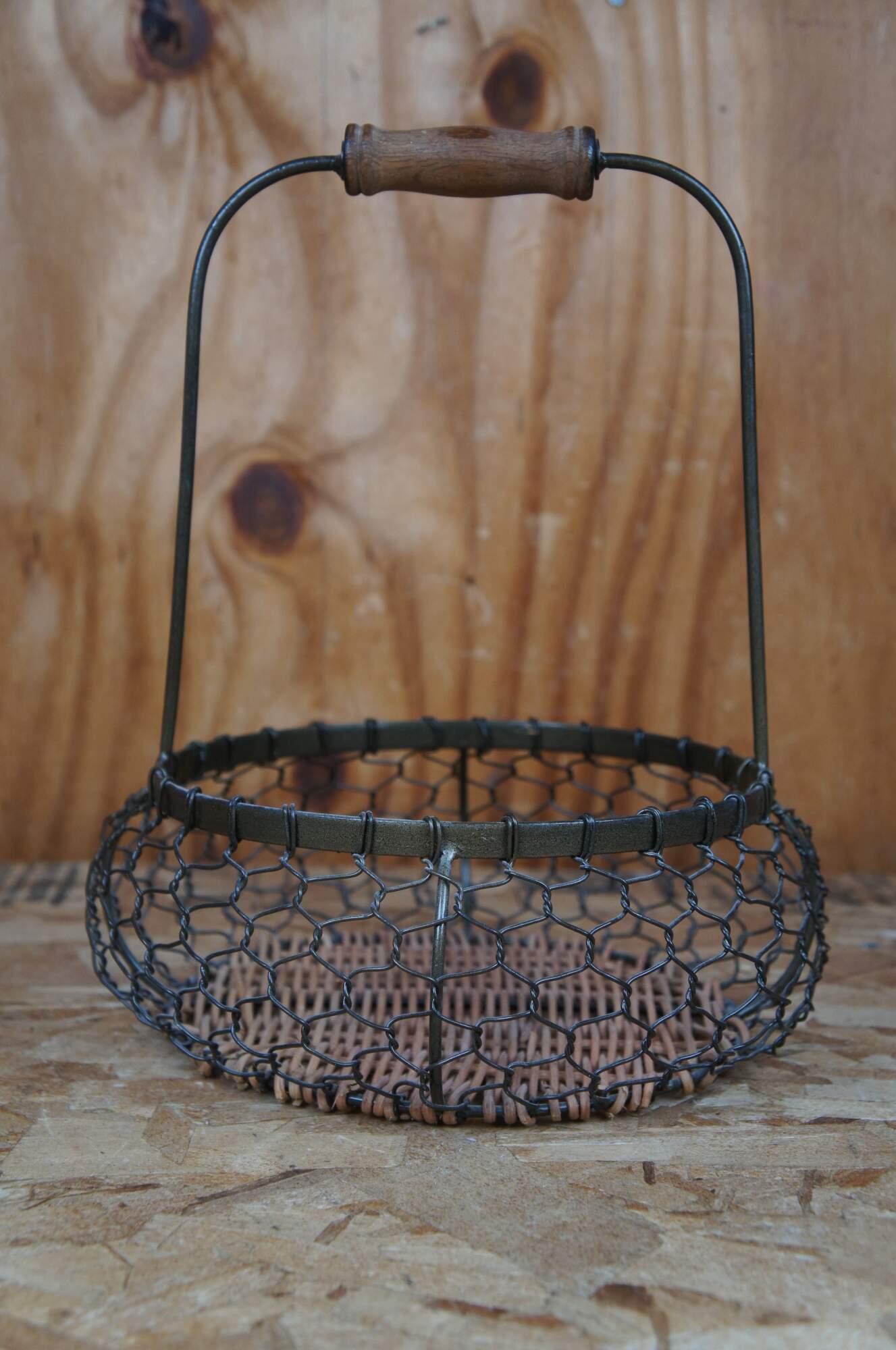Kitchen  Vintage Wire Chicken Egg Basket Egg Gathering Basket