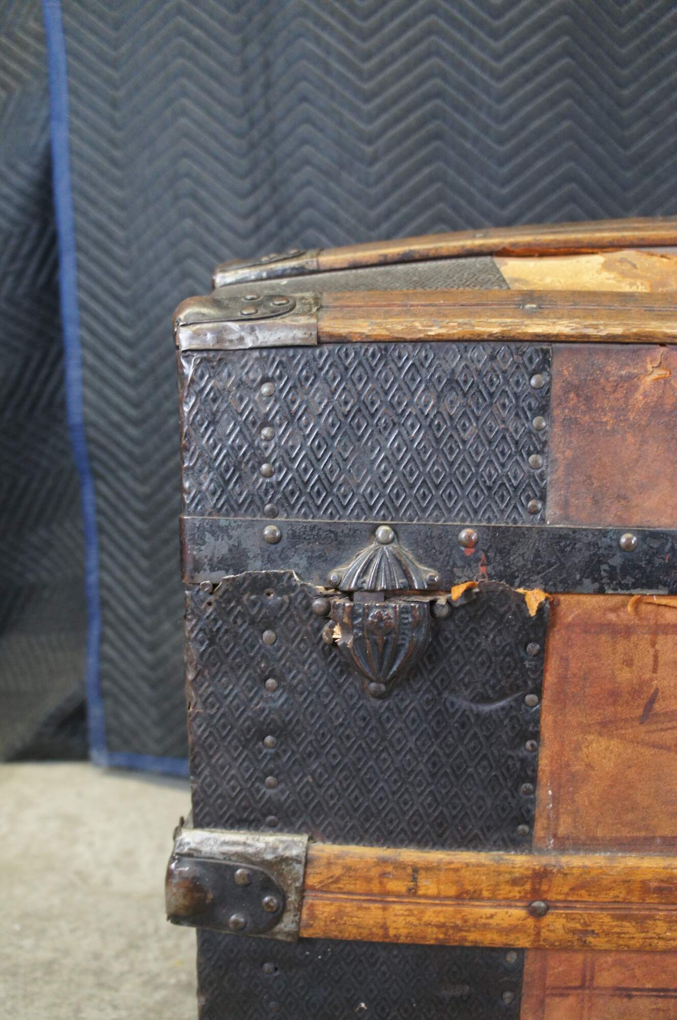 Antique Rauchbach-Goldsmith Co Everwear Steamer Trunk Luggage Coffee  Table 34