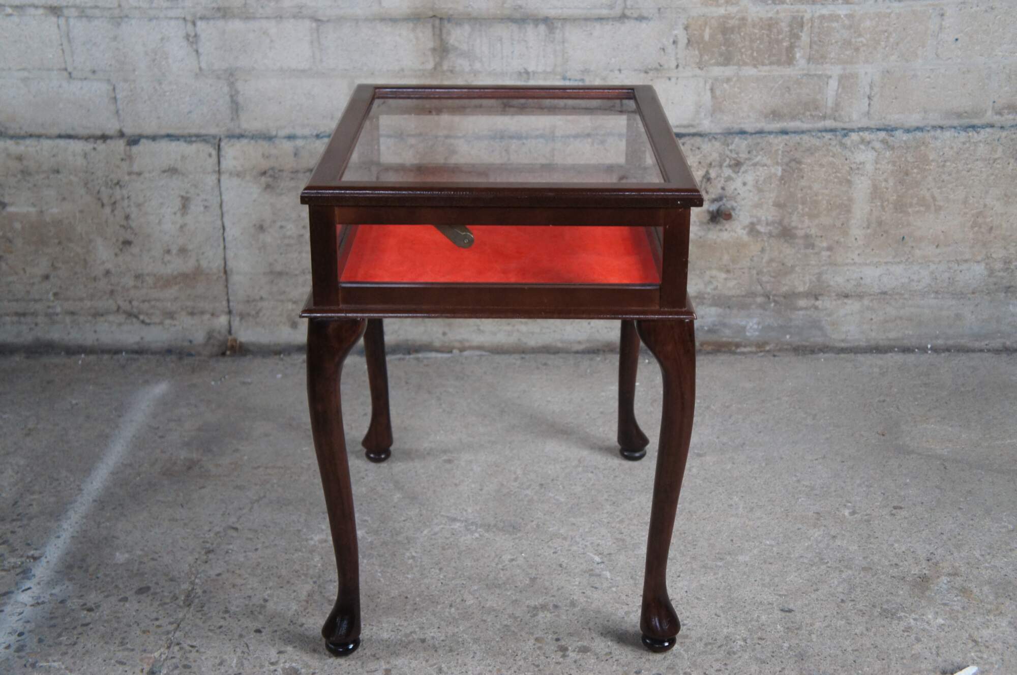 Mahogany Queen Anne Glass Top Bijouterie Vitrine Curio Display Case