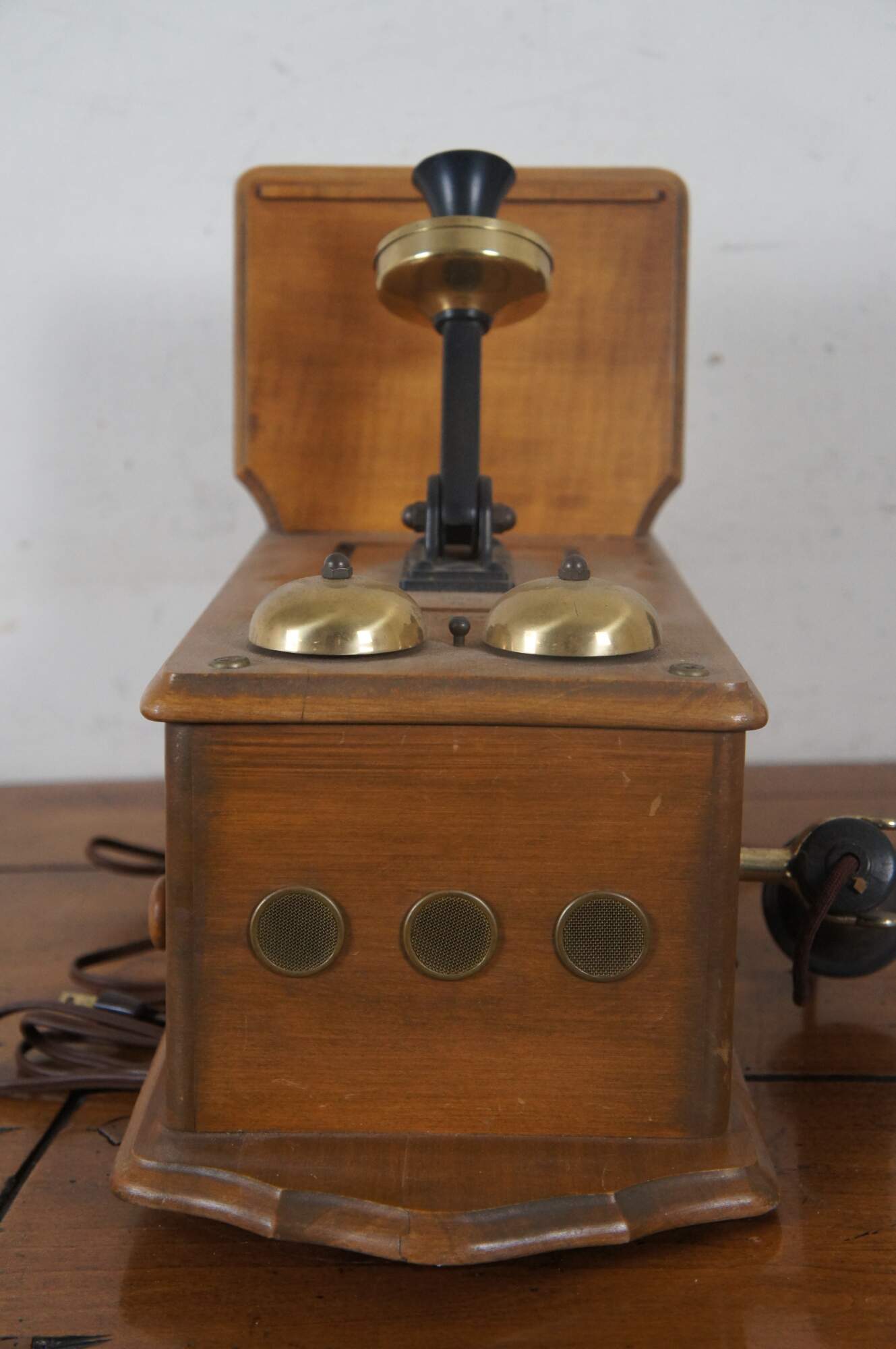 Buy the Vintage Guild The Country Belle Wall Telephone Tube Radio